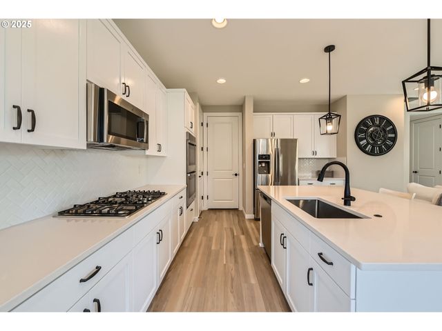 27621 Sw ALDER Ln, Wilsonville, OR 97070