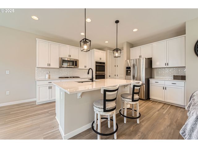 27621 Sw ALDER Ln, Wilsonville, OR 97070