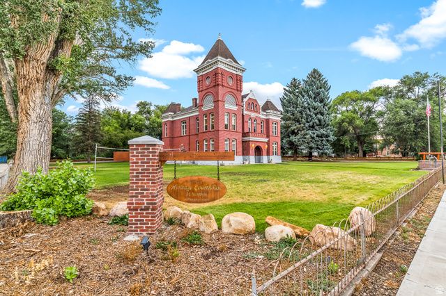 21 N MAIN ST, Junction, UT 84740