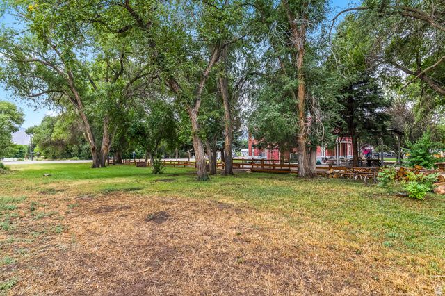 21 N MAIN ST, Junction, UT 84740