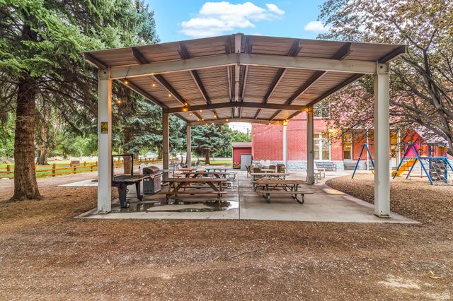 21 N MAIN ST, Junction, UT 84740