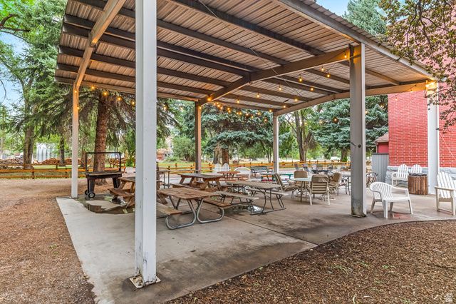 21 N MAIN ST, Junction, UT 84740