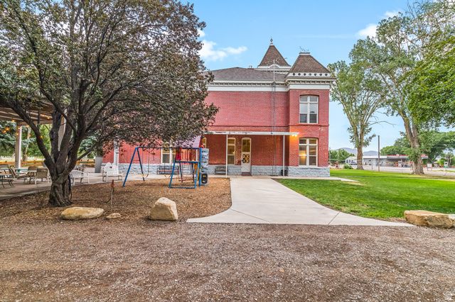 21 N MAIN ST, Junction, UT 84740