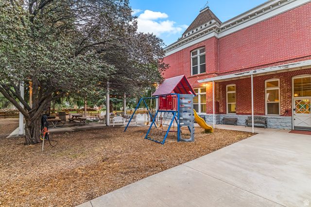 21 N MAIN ST, Junction, UT 84740