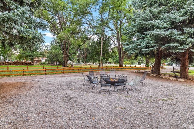 21 N MAIN ST, Junction, UT 84740