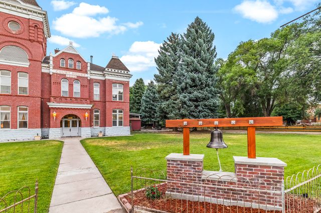 21 N MAIN ST, Junction, UT 84740