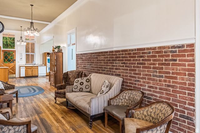 21 N MAIN ST, Junction, UT 84740