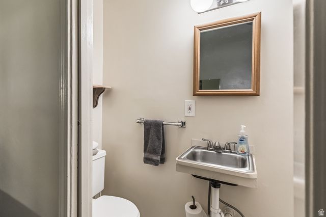 21 N MAIN ST, Junction, UT 84740