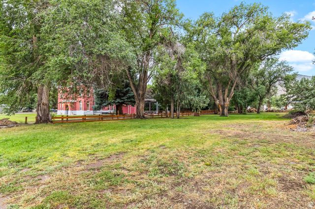 21 N MAIN ST, Junction, UT 84740