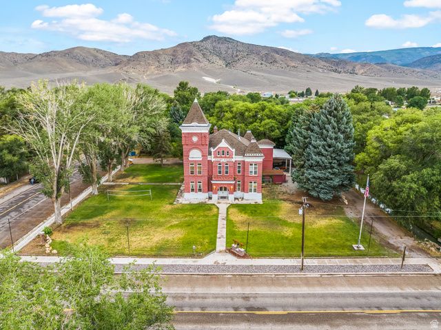 21 N MAIN ST, Junction, UT 84740