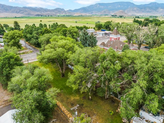 21 N MAIN ST, Junction, UT 84740