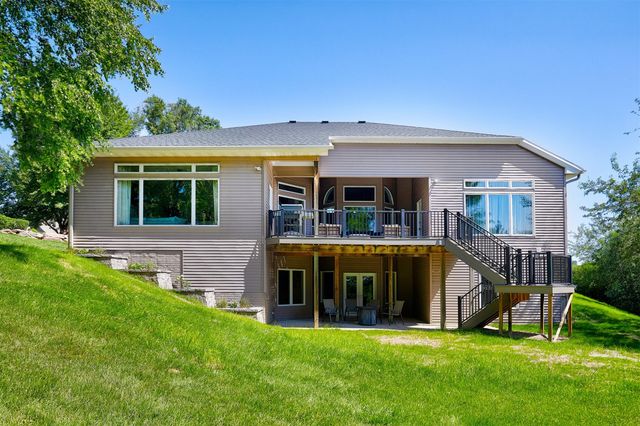 1885 Glen Oaks Drive, West Des Moines, IA 50266