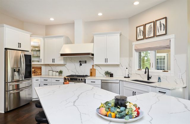 1885 Glen Oaks Drive, West Des Moines, IA 50266