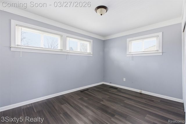 21950 Coolidge Highway, Oak Park, MI 48237