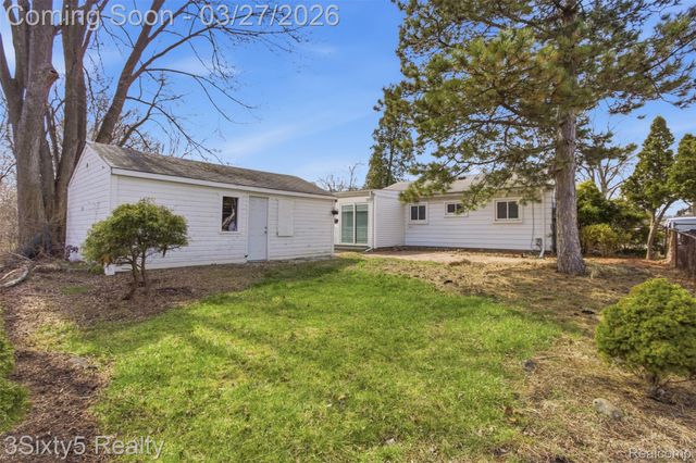 21950 Coolidge Highway, Oak Park, MI 48237