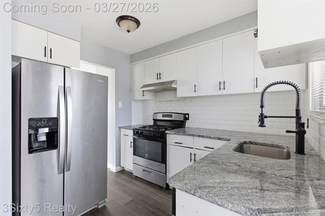 21950 Coolidge Highway, Oak Park, MI 48237