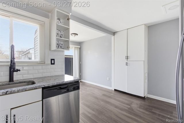 21950 Coolidge Highway, Oak Park, MI 48237