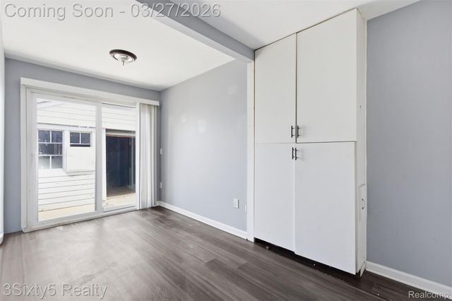 21950 Coolidge Highway, Oak Park, MI 48237