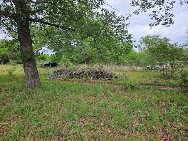 302 San Marcos Highway, Luling, TX 78648