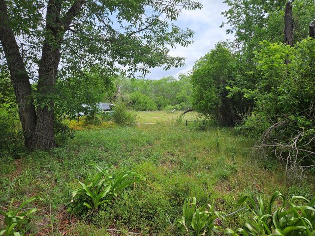 302 San Marcos Highway, Luling, TX 78648