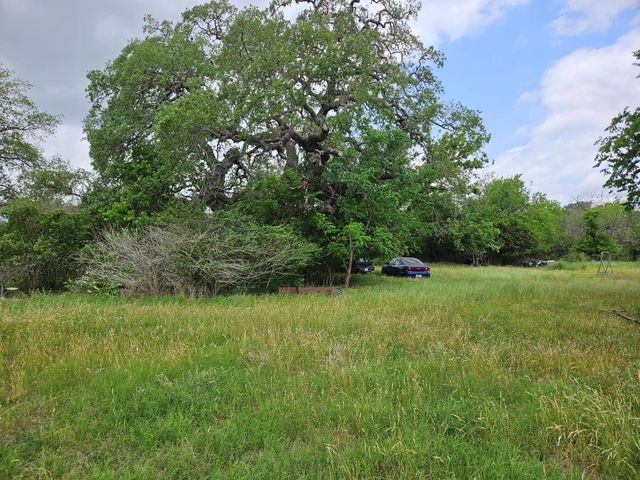 302 San Marcos Highway, Luling, TX 78648