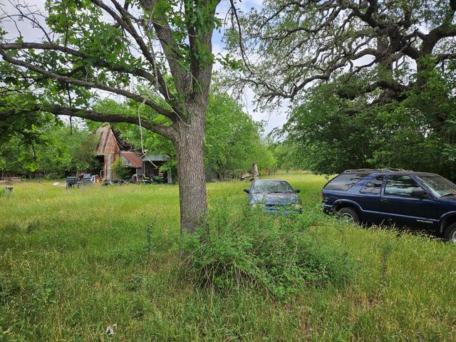 302 San Marcos Highway, Luling, TX 78648