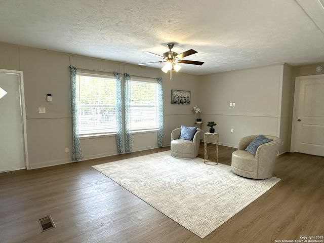 4051 Sutherland Springs, Seguin, TX 78155