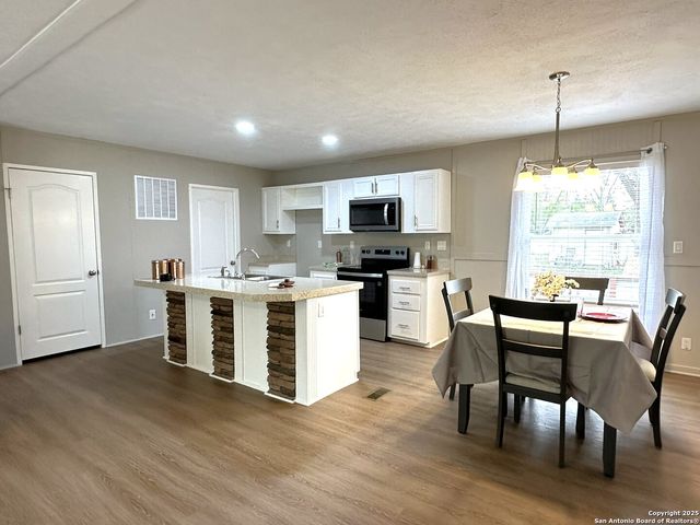 4051 Sutherland Springs, Seguin, TX 78155