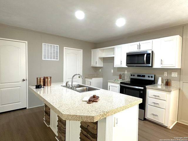 4051 Sutherland Springs, Seguin, TX 78155