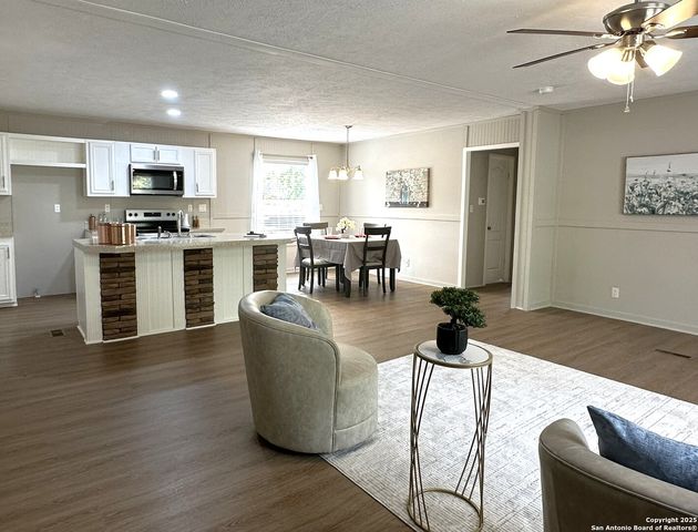 4051 Sutherland Springs, Seguin, TX 78155