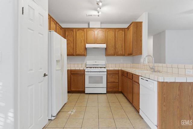 1101 Sayword Court, Bakersfield, CA 93312