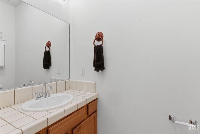 1101 Sayword Court, Bakersfield, CA 93312