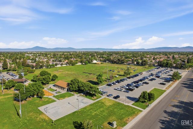 1101 Sayword Court, Bakersfield, CA 93312