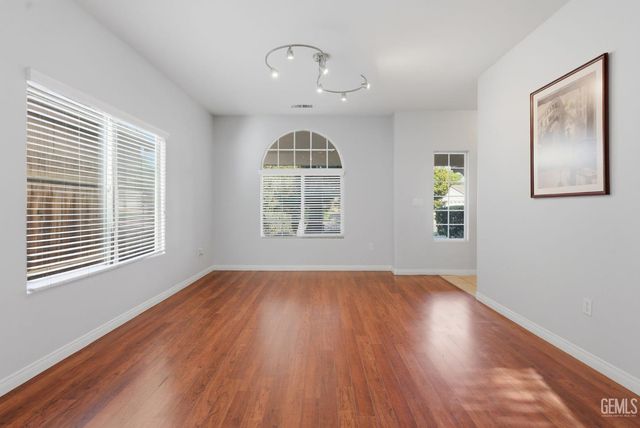 1101 Sayword Court, Bakersfield, CA 93312