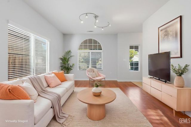 1101 Sayword Court, Bakersfield, CA 93312