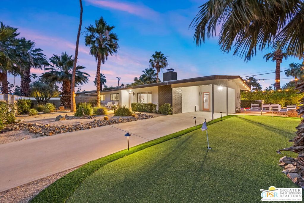 Image 11 of property listing at 242 Cerritos Drive, Palm Springs, CA 92262