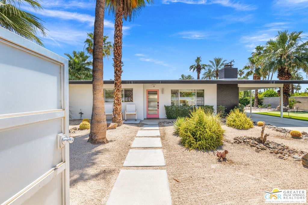 Image 13 of property listing at 242 Cerritos Drive, Palm Springs, CA 92262