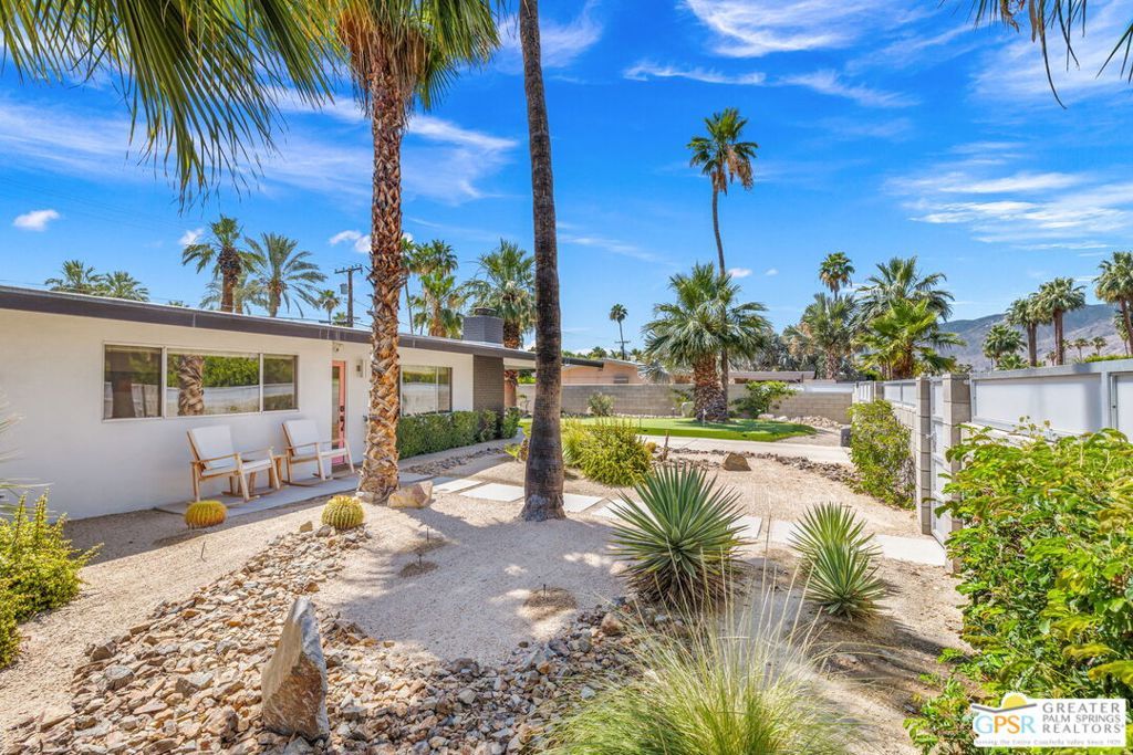 Image 14 of property listing at 242 Cerritos Drive, Palm Springs, CA 92262