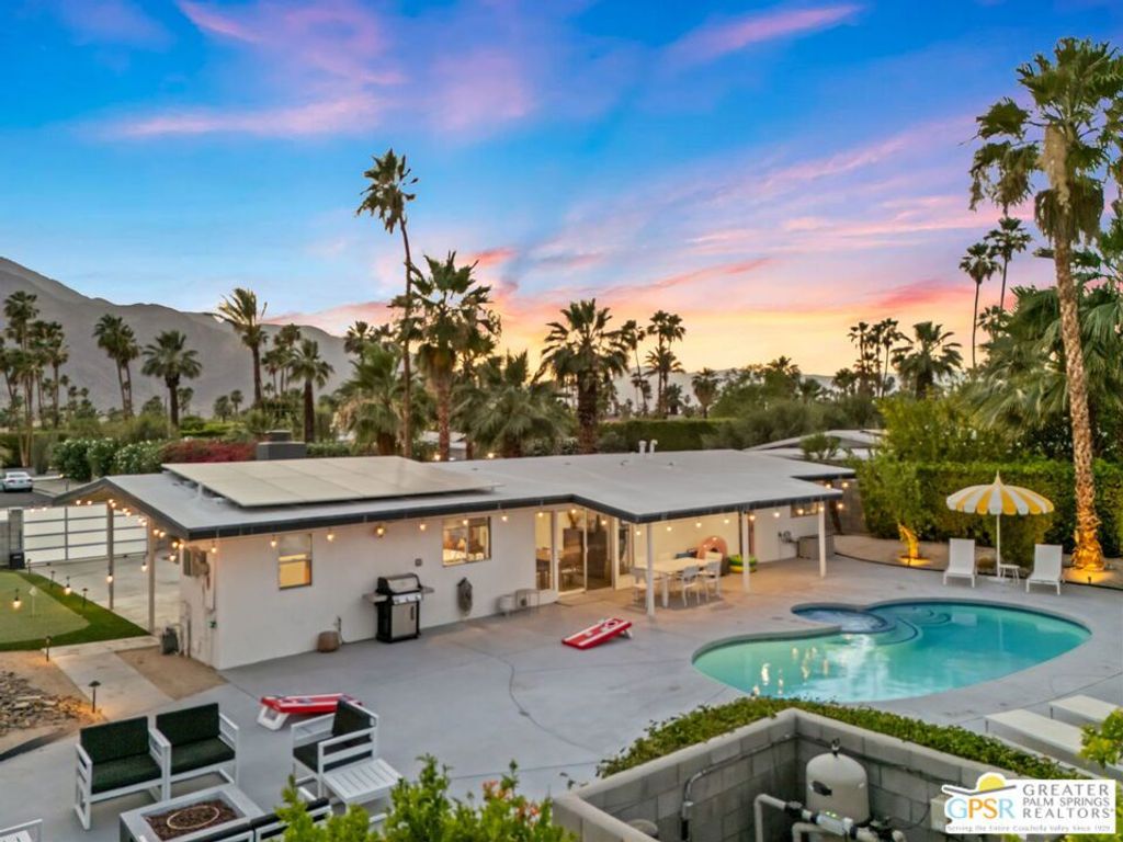 Image 3 of property listing at 242 Cerritos Drive, Palm Springs, CA 92262