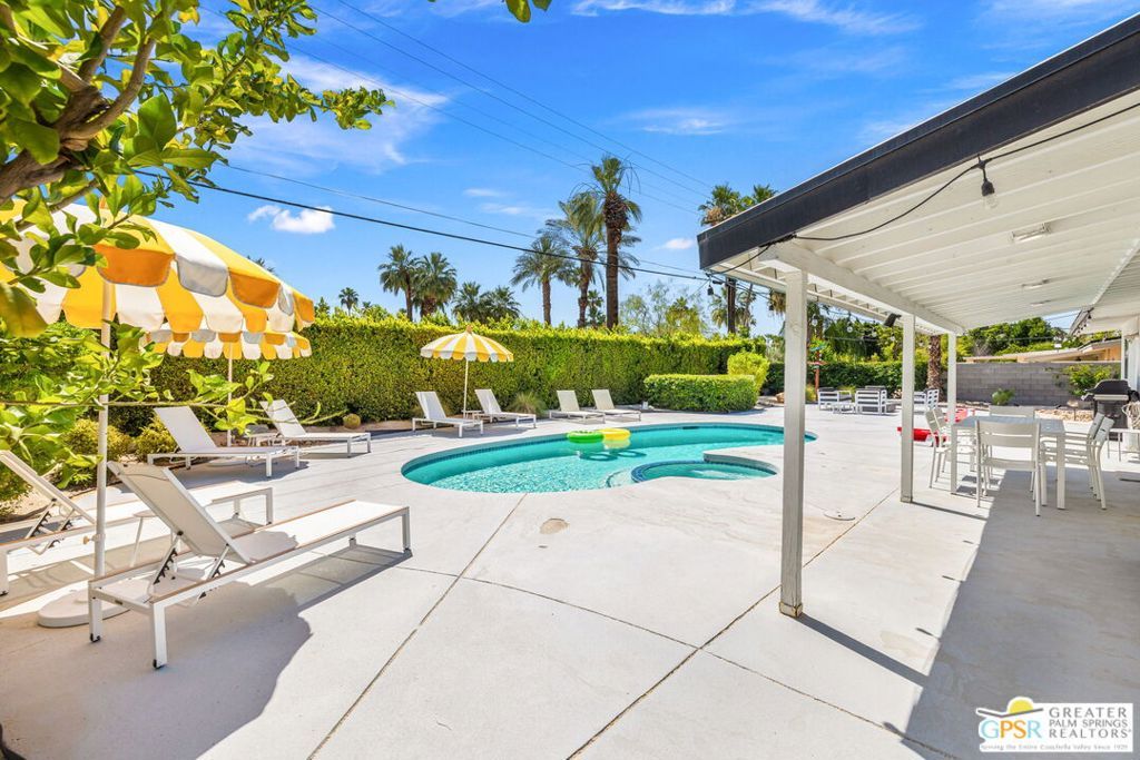 Image 40 of property listing at 242 Cerritos Drive, Palm Springs, CA 92262