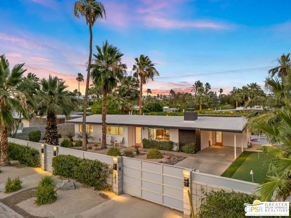 Image 6 of property listing at 242 Cerritos Drive, Palm Springs, CA 92262