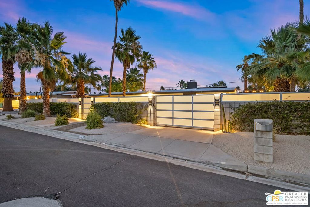 Image 63 of property listing at 242 Cerritos Drive, Palm Springs, CA 92262