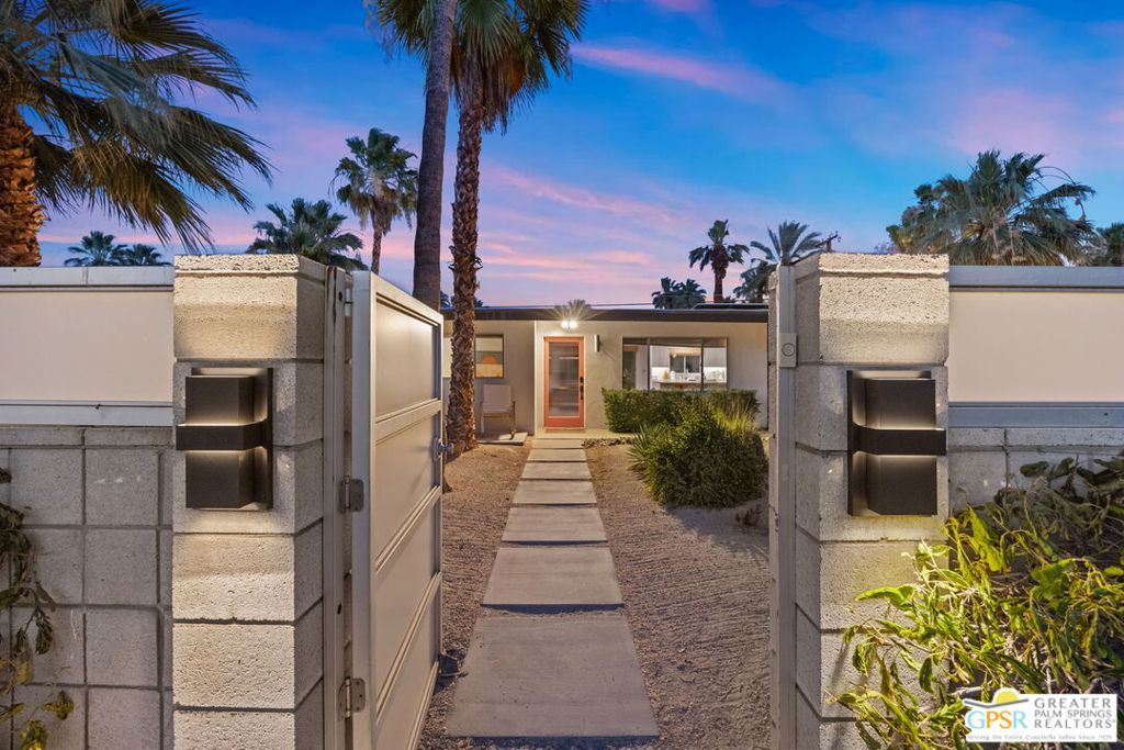Image 7 of property listing at 242 Cerritos Drive, Palm Springs, CA 92262