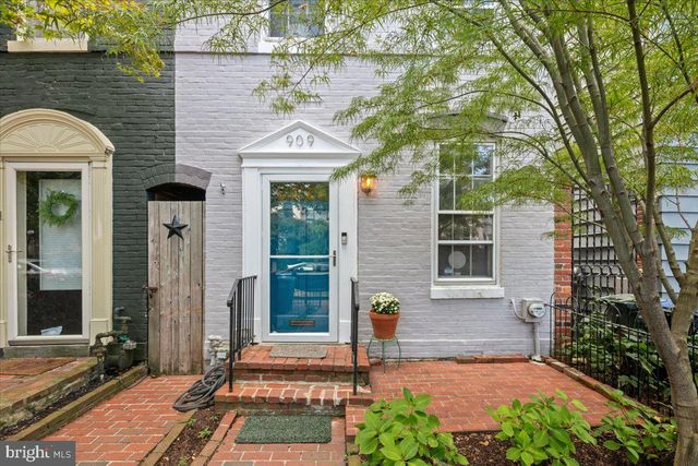 909 G ST SE, Washington, DC 20003