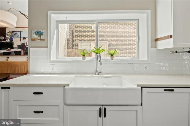 909 G ST SE, Washington, DC 20003