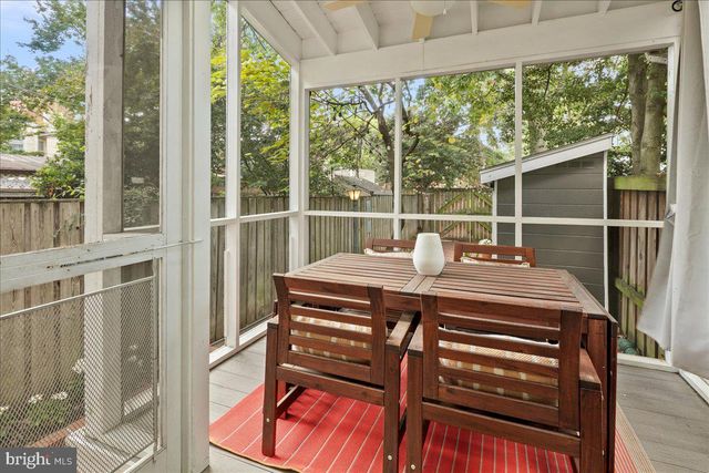 909 G ST SE, Washington, DC 20003