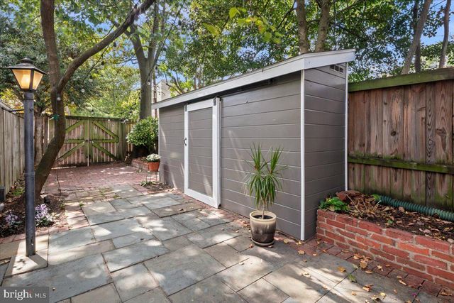 909 G ST SE, Washington, DC 20003
