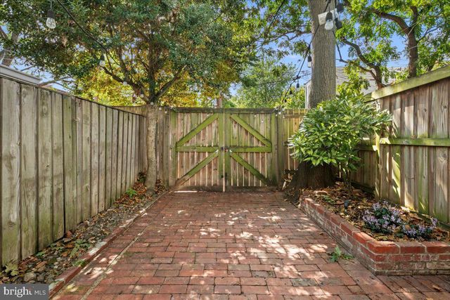 909 G ST SE, Washington, DC 20003