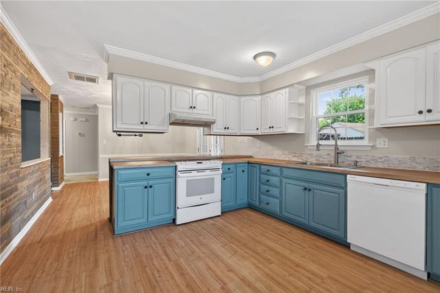 5404 Blue Knob RD, Virginia Beach, VA 23464