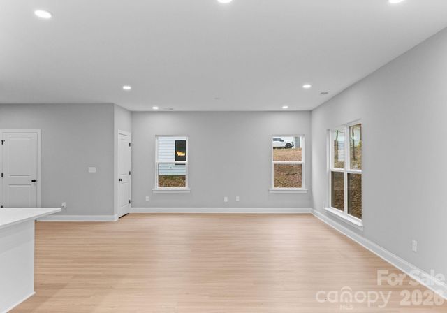 8823 Dogwood Drive, Charlotte, NC 28215